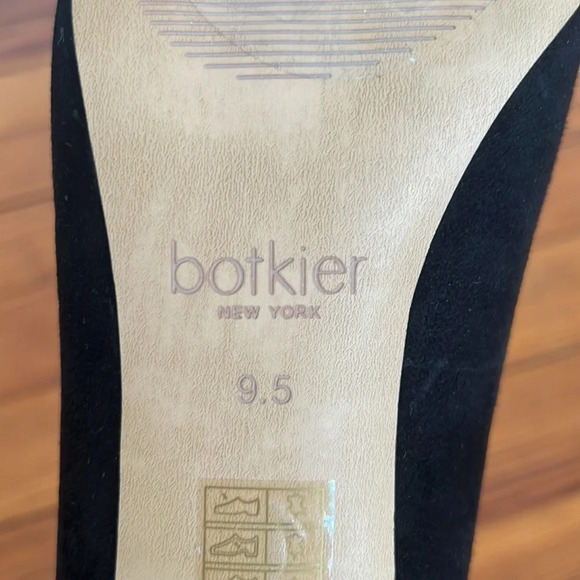 Botkier Heels Cobble Hill Black Suede Heels - Size 9.5 - Picture 9 of 10